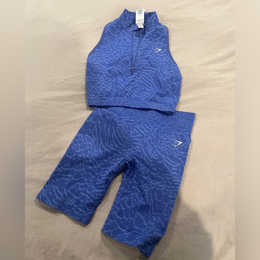 Gymshark adapt animal set size M top size S bottoms